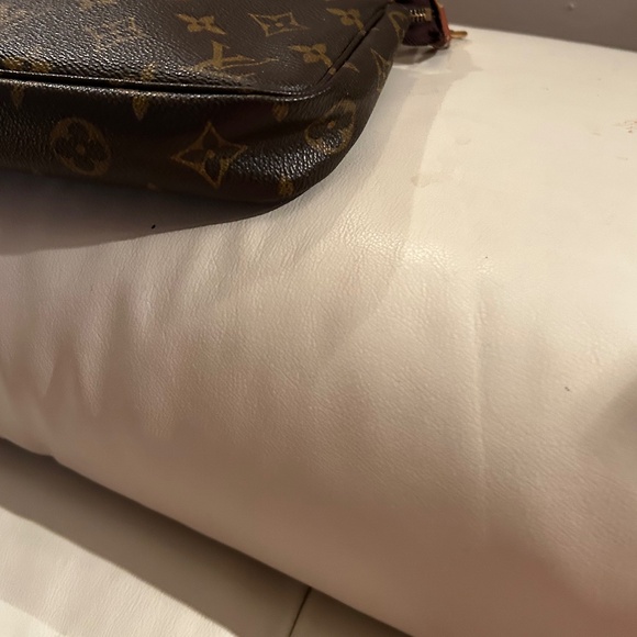 Louis Vuitton Pouchette accessories in monogram🤎🧡 - Picture 10 of 15